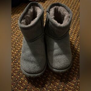 Emu Gray Suede short boots merino wool lining size 11T